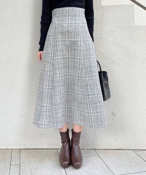 MAJESTIC LEGON（マジェスティックレゴン）の「バックリボンツイードスカート（スカート・レディース・ブラック系その他/グレー系その他/ブラウン系その他2・MEDIUM）」の4枚目の写真