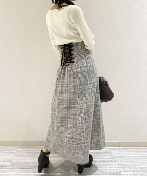 MAJESTIC LEGON（マジェスティックレゴン）の「バックリボンツイードスカート（スカート・レディース・ブラック系その他/グレー系その他/ブラウン系その他2・MEDIUM）」の16枚目の写真