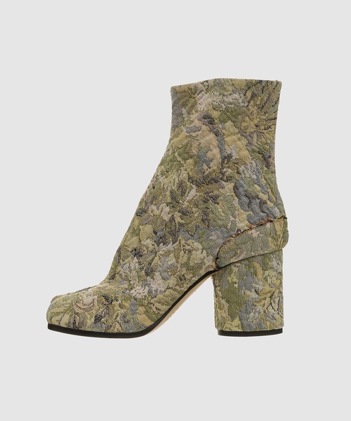 Maison Margiela(メゾンマルジェラ)の「ANKLE BOOT(ブーツ・レディース・ベージュ系その他・38/36/37)」の1枚目の写真