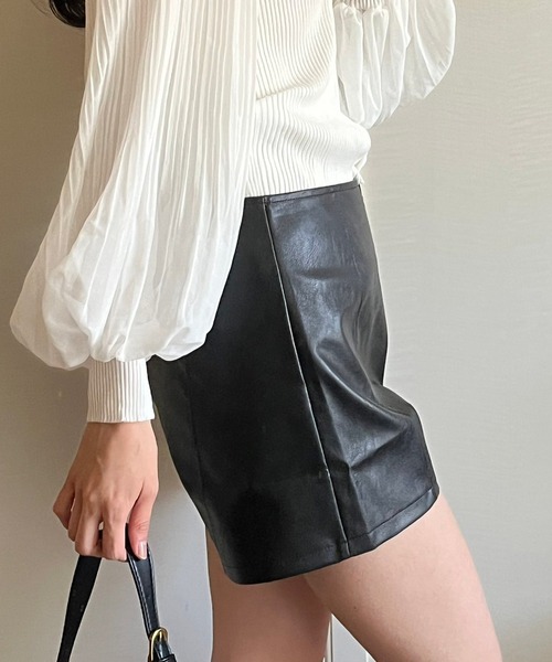 フェイクレザーハイウエストシルバーパンツ GYDA パンツ ハイウエストBACKクロスフェイクレザーパンツ
