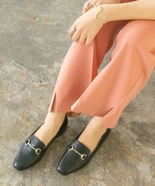 RANDA(ランダ)の「ストレスフリー/晴雨兼用 ソフト ベーシックビットローファー(ローファー・レディース・ブラック/ベージュ/アイボリー/ブラック系その他・LL/L/M/S)」の2枚目の写真