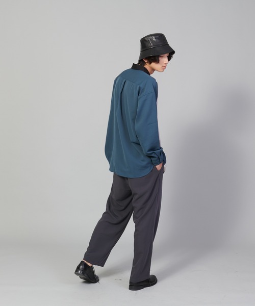 UNIIT(ユニット)の「【UNIIT/ユニット】カットプリーツスイッチルーズシャツ ビッグシルエットシャツ(シャツ/ブラウス・メンズ・チャコールグレー/ベージュ/ブルー・SMALL/MEDIUM/LARGE)」の16枚目の写真
