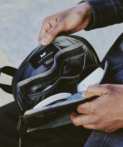 Aer（エアー）の「Aer Slim Pouch エアー スリムポーチ ガジェット（ポーチ・メンズ・ブラック・FREE）」の19枚目の写真