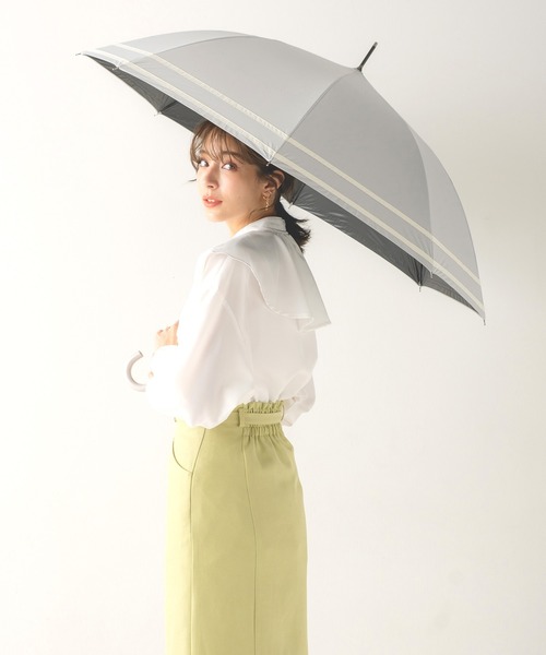 macocca（マコッカ）の「完全遮光 UVカット100% 日傘 晴雨兼用 makez.マケズ ジャンプ傘 2本ライン（長傘・レディース・グレイッシュベージュ/グレー/オフホワイト/モカ/ブラック/ブラウン系/ネイビー系/パープル・FREE）」の4枚目の写真