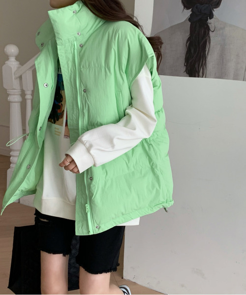 emi+（エミプラス）の「ノースリーブフェイクダウン（ダウンベスト・レディース・ブラック/ベージュ/グリーン・FREE）」の3枚目の写真