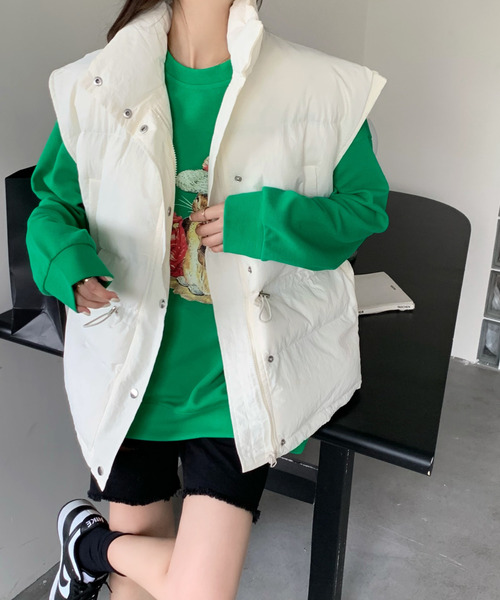 emi+（エミプラス）の「ノースリーブフェイクダウン（ダウンベスト・レディース・ブラック/ベージュ/グリーン・FREE）」の6枚目の写真