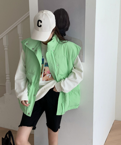 emi+（エミプラス）の「ノースリーブフェイクダウン（ダウンベスト・レディース・ブラック/ベージュ/グリーン・FREE）」の14枚目の写真