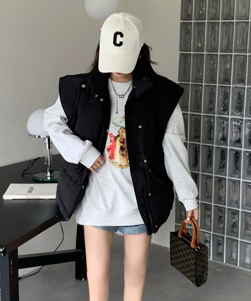 emi+（エミプラス）の「ノースリーブフェイクダウン（ダウンベスト