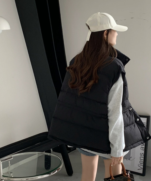 emi+（エミプラス）の「ノースリーブフェイクダウン（ダウンベスト・レディース・ブラック/ベージュ/グリーン・FREE）」の20枚目の写真