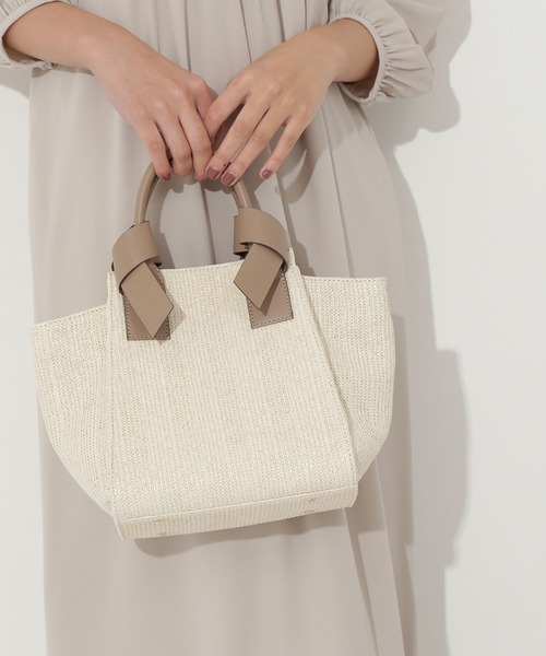 NATURAL BEAUTY BASIC(ナチュラルビューティーベーシック)の「P.Pリボンハンドルトート(トートバッグ・レディース・ベージュ/オフホワイト・フリ-)」の1枚目の写真