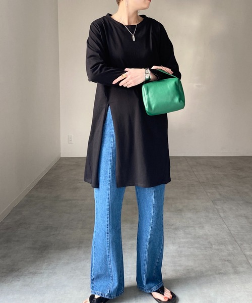 She's Closet(シーズクローゼット)の「フロントサイドスリット入りプルオーバー長袖無地ロングTシャツ(Tシャツ/カットソー・レディース・パープル/ブラック/オフホワイト・FREE)」の2枚目の写真