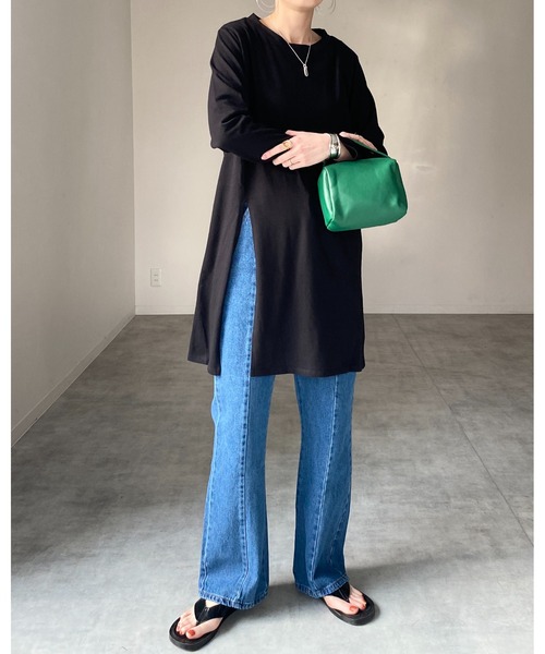 She's Closet(シーズクローゼット)の「フロントサイドスリット入りプルオーバー長袖無地ロングTシャツ(Tシャツ/カットソー・レディース・パープル/ブラック/オフホワイト・FREE)」の4枚目の写真