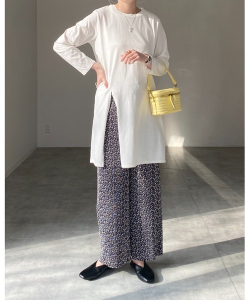She's Closet(シーズクローゼット)の「フロントサイドスリット入りプルオーバー長袖無地ロングTシャツ(Tシャツ/カットソー・レディース・パープル/ブラック/オフホワイト・FREE)」の6枚目の写真