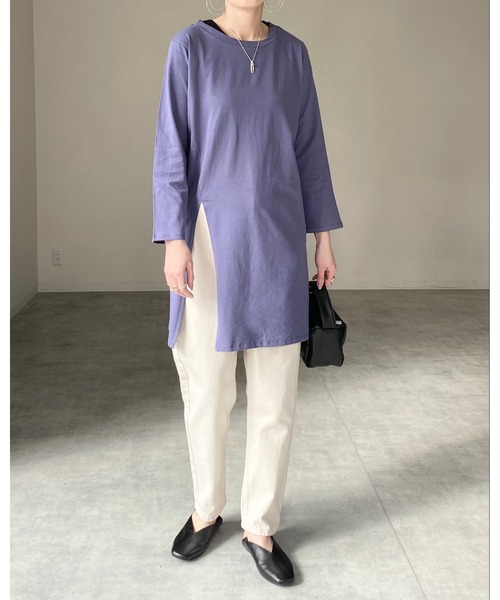 She's Closet(シーズクローゼット)の「フロントサイドスリット入りプルオーバー長袖無地ロングTシャツ(Tシャツ/カットソー・レディース・パープル/ブラック/オフホワイト・FREE)」の16枚目の写真