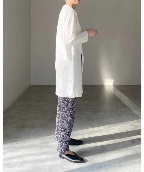 She's Closet(シーズクローゼット)の「フロントサイドスリット入りプルオーバー長袖無地ロングTシャツ(Tシャツ/カットソー・レディース・パープル/ブラック/オフホワイト・FREE)」の18枚目の写真
