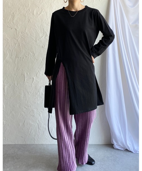 She's Closet(シーズクローゼット)の「フロントサイドスリット入りプルオーバー長袖無地ロングTシャツ(Tシャツ/カットソー・レディース・パープル/ブラック/オフホワイト・FREE)」の20枚目の写真