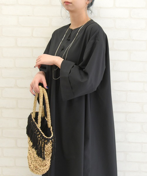 sango（sango）の「リネンタッチキーネックサイドスリットワンピース（ワンピース・レディース・ブラウン系その他/ブラック/マスタード/キナリ・FREE）」の2枚目の写真