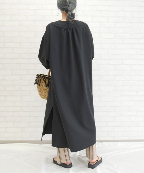 sango（sango）の「リネンタッチキーネックサイドスリットワンピース（ワンピース・レディース・ブラウン系その他/ブラック/マスタード/キナリ・FREE）」の9枚目の写真