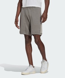 adidas（アディダス）の「BLUE VERSION ワッフルショーツ