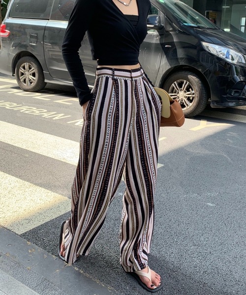 Diosfront（ディオスフロント）の「夏に履きたい！ハイウエストパネルストライプ柄ワイドパンツ（その他パンツ・レディース・ブラック/ネイビー/レッド・S/M）」の2枚目の写真