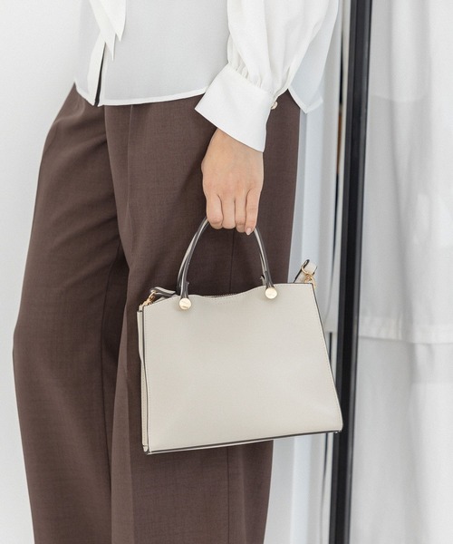 LEPSIM(レプシィム)の「【ゼロかる】キレイめ2WAYバッグ 295311(ショルダーバッグ・レディース・ブラック/アイボリー/グレイッシュベージュ・ONE SIZE)」の5枚目の写真