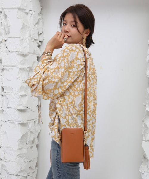 Ungrid（アングリッド）の「【Ungrid/アングリッド】両アオリポケット付き縦長スリムポシェット 　スマホポーチミニショルダーバッグ（ショルダーバッグ・レディース・ダークブラウン/ブラック/ベージュ/ベージュ系その他/ブルー系その他/キャメル/アイボリー/カーキ/オリーブ/ワイン/ダークベージュ・FREE）」の20枚目の写真