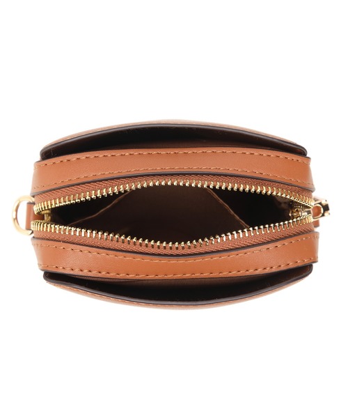 Ungrid（アングリッド）の「【Ungrid/アングリッド】両アオリポケット付き縦長スリムポシェット 　スマホポーチミニショルダーバッグ（ショルダーバッグ・レディース・ダークブラウン/ブラック/ベージュ/ベージュ系その他/ブルー系その他/キャメル/アイボリー/カーキ/オリーブ/ワイン/ダークベージュ・FREE）」の13枚目の写真