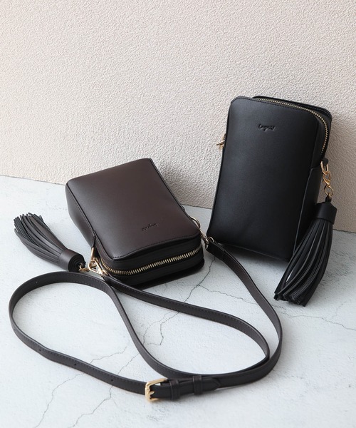 Ungrid（アングリッド）の「【Ungrid/アングリッド】両アオリポケット付き縦長スリムポシェット 　スマホポーチミニショルダーバッグ（ショルダーバッグ・レディース・ダークブラウン/ブラック/ベージュ/ベージュ系その他/ブルー系その他/キャメル/アイボリー/カーキ/オリーブ/ワイン/ダークベージュ・FREE）」の17枚目の写真