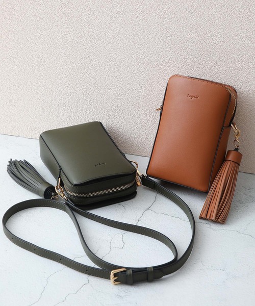 Ungrid（アングリッド）の「【Ungrid/アングリッド】両アオリポケット付き縦長スリムポシェット 　スマホポーチミニショルダーバッグ（ショルダーバッグ・レディース・ダークブラウン/ブラック/ベージュ/ベージュ系その他/ブルー系その他/キャメル/アイボリー/カーキ/オリーブ/ワイン/ダークベージュ・FREE）」の18枚目の写真