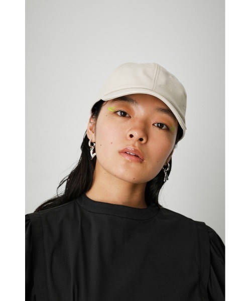 AZUL by moussy(アズールバイマウジー)の「FAUX LEATHER CAP/フェイクレザーキャップ(キャップ・レディース・ブラック/ライトブラウン/アイボリー・FREE)」の13枚目の写真