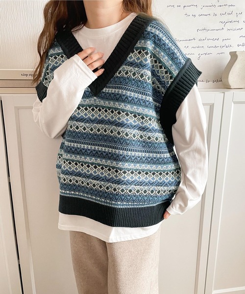 classicalelf(クラシカルエルフ)の「レトロが決め手。ジャガードボーダーVネックニットベスト(ベスト・レディース・ブラウン/ブルー/グリーン・SMALL/MEDIUM/LARGE/X-LARGE)」の4枚目の写真