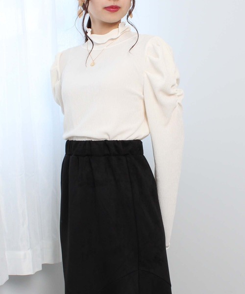 toucher du brise（トゥシェドブリーズ）の「ハイネック パワショル トップス（Tシャツ/カットソー・レディース・パープル/ブラック/ベージュ/グレー/オフホワイト・M）」の6枚目の写真