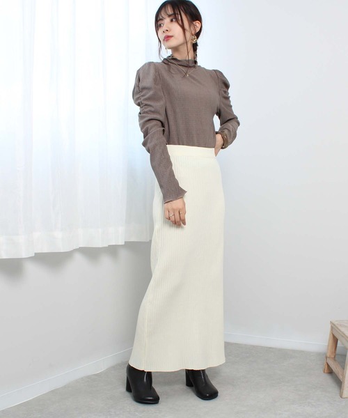 toucher du brise（トゥシェドブリーズ）の「ハイネック パワショル トップス（Tシャツ/カットソー・レディース・パープル/ブラック/ベージュ/グレー/オフホワイト・M）」の21枚目の写真