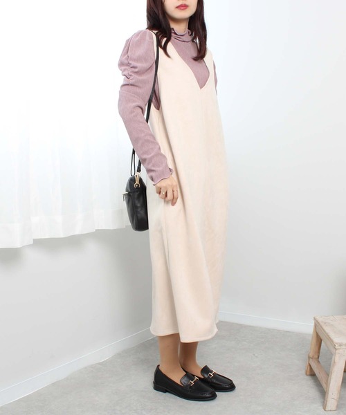 toucher du brise（トゥシェドブリーズ）の「ハイネック パワショル トップス（Tシャツ/カットソー・レディース・パープル/ブラック/ベージュ/グレー/オフホワイト・M）」の20枚目の写真