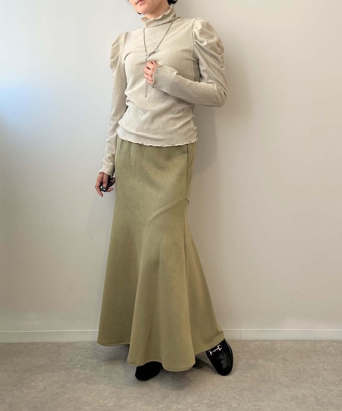 toucher du brise（トゥシェドブリーズ）の「ハイネック パワショル トップス（Tシャツ/カットソー・レディース・パープル/ブラック/ベージュ/グレー/オフホワイト・M）」の7枚目の写真