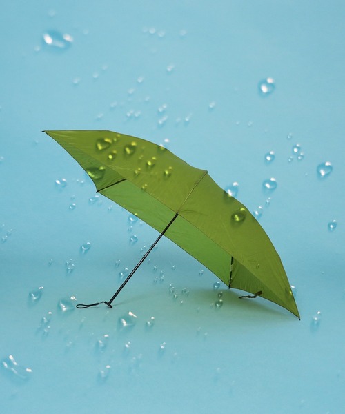 bpr BEAMS（ビーピーアール ビームス ）の「【軽量・コンパクト】エア ライト 折り畳み傘（折りたたみ傘・レディース・ブラック/ベージュ/グレー/ターコイズブルー/ライトグリーン/ネイビー・ONE SIZE）」の4枚目の写真