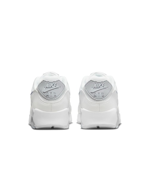 NIKE（ナイキ）の「ナイキ エア マックス 90 ウィメンズシューズ / Nike Air Max 90 Women's Shoes＜22-29cm 展開＞（スニーカー・レディース・アイボリー/クリーム・23/23.5/24/24.5/25/22/22.5/25.5/26/26.5/27/27.5/28/28.5/29）」の6枚目の写真