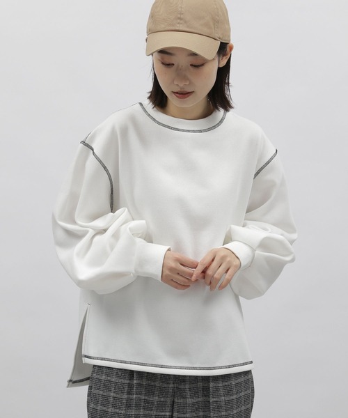 LAKOLE（ラコレ）の「配色ステッチ裏起毛プルオーバー / 180664（スウェット・レディース・ブラック/グレー/オフホワイト・SMALL/MEDIUM）」の4枚目の写真