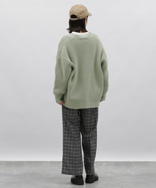 LAKOLE（ラコレ）の「配色ステッチ裏起毛プルオーバー / 180664（スウェット・レディース・ブラック/グレー/オフホワイト・SMALL/MEDIUM）」の8枚目の写真