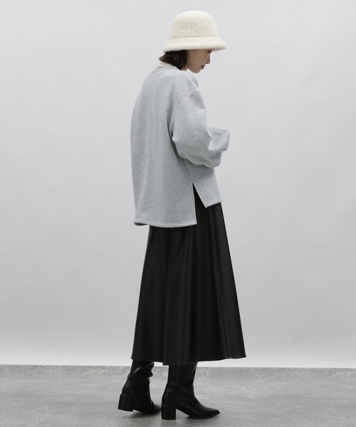 LAKOLE（ラコレ）の「配色ステッチ裏起毛プルオーバー / 180664（スウェット・レディース・ブラック/グレー/オフホワイト・SMALL/MEDIUM）」の15枚目の写真