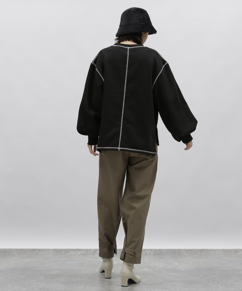 LAKOLE（ラコレ）の「配色ステッチ裏起毛プルオーバー / 180664（スウェット・レディース・ブラック/グレー/オフホワイト・SMALL/MEDIUM）」の12枚目の写真