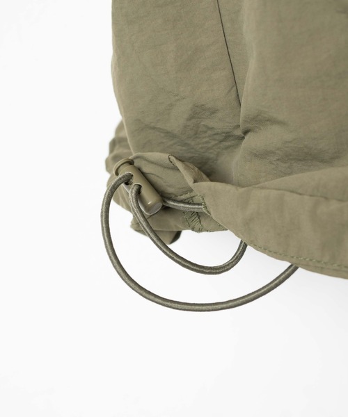 WEGO（ウィゴー）の「WEGO/ナイロンイージーワイドカーゴパンツ（カーゴパンツ・レディース・オフホワイト/サックスブルー/ブラック系その他/カーキ/ライトピンク/ライム/レッド/ブルー/オレンジ/ブラウン/マスタード・FREE）」の16枚目の写真