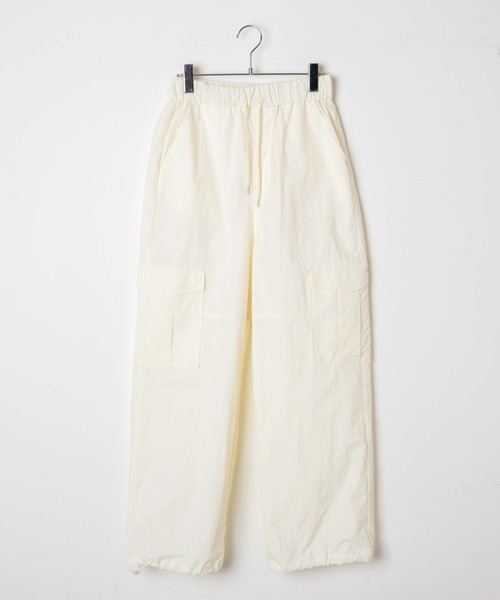 WEGO（ウィゴー）の「WEGO/ナイロンイージーワイドカーゴパンツ（カーゴパンツ・レディース・オフホワイト/サックスブルー/ブラック系その他/カーキ/ライトピンク/ライム/レッド/ブルー/オレンジ/ブラウン/マスタード・FREE）」の20枚目の写真