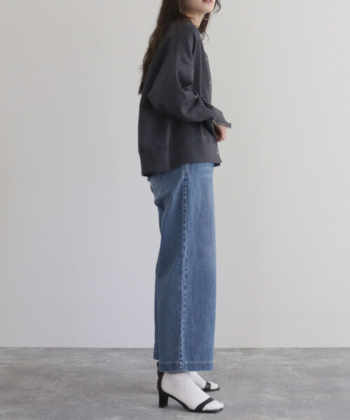 fredy emue（フレディエミュ）の「デニムセミワイドパンツ（デニムパンツ・レディース・ブルー/ネイビー・38/36）」の4枚目の写真