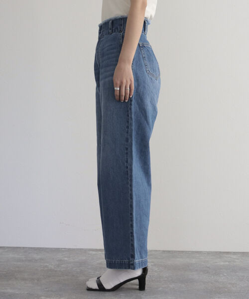 fredy emue（フレディエミュ）の「デニムセミワイドパンツ（デニムパンツ・レディース・ブルー/ネイビー・38/36）」の22枚目の写真