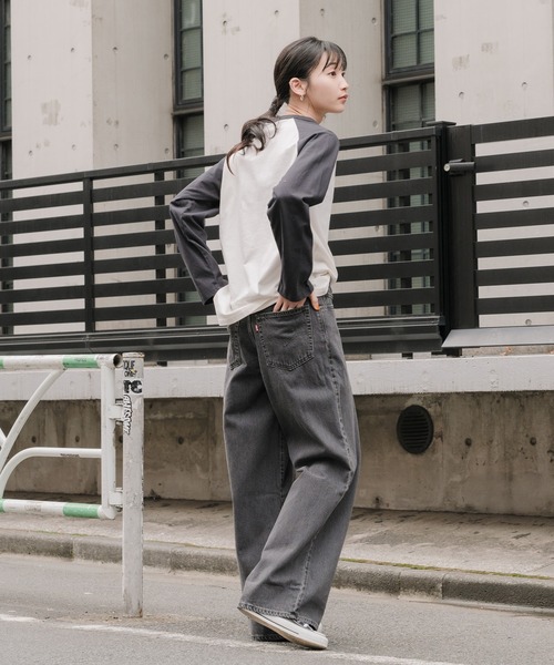 Levi's（リーバイス）の「Levi's/リーバイス Pleated Baggy Jeans バギージーンズ（デニムパンツ・レディース・インディゴブルー/ブラック・23inch/24inch/25inch/26inch/27inch/28inch）」の16枚目の写真