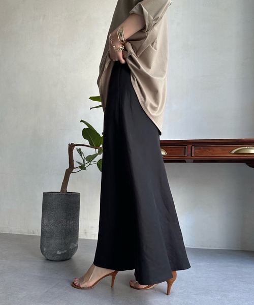 DouDou(ドゥドゥ)の「キュプラリネンマーメイドスカート(スカート・レディース・ブラック/ブルー/ホワイト/ライトグレー/ベージュ/レッド/ネイビー・FREE)」の11枚目の写真