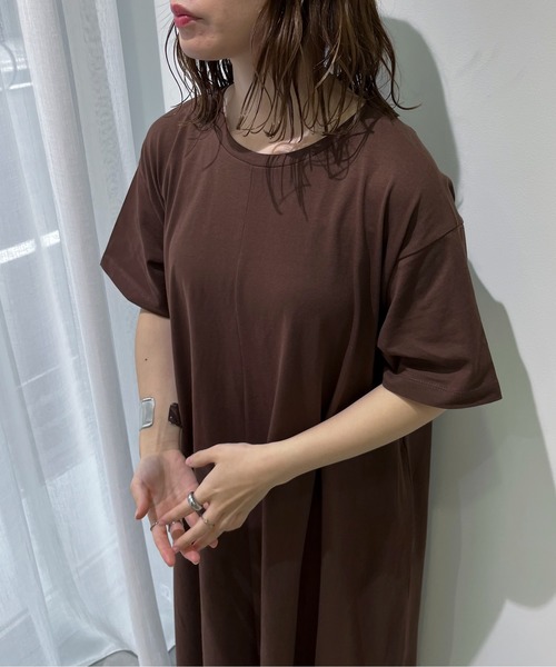 feepur(フェピュール)の「【TALLサイズあり】ハーフスリーブシルケットマキシワンピース(ワンピース・レディース・ブラウン/ブラック/オートミール/オフホワイト・MEDIUM/TALL)」の8枚目の写真