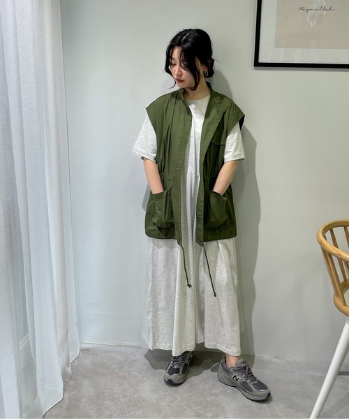 feepur(フェピュール)の「【TALLサイズあり】ハーフスリーブシルケットマキシワンピース(ワンピース・レディース・ブラウン/ブラック/オートミール/オフホワイト・MEDIUM/TALL)」の7枚目の写真