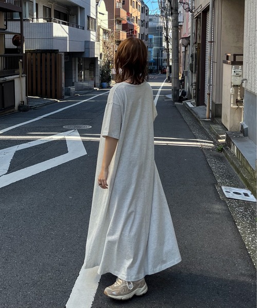 feepur(フェピュール)の「【TALLサイズあり】ハーフスリーブシルケットマキシワンピース(ワンピース・レディース・ブラウン/ブラック/オートミール/オフホワイト・MEDIUM/TALL)」の17枚目の写真